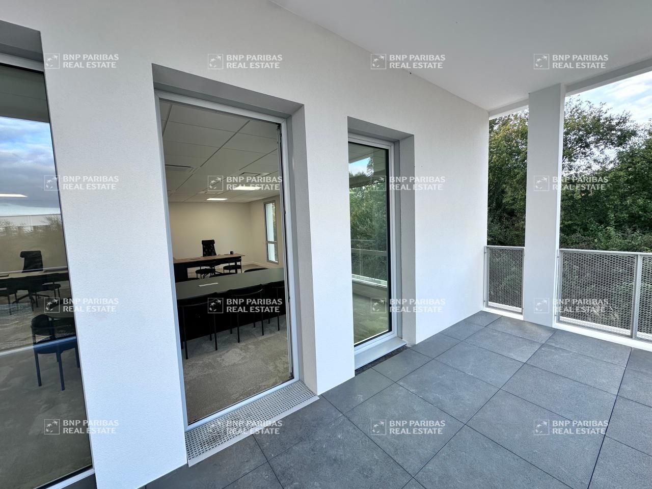 676.43 m² pour ce bureaux en location à Serris