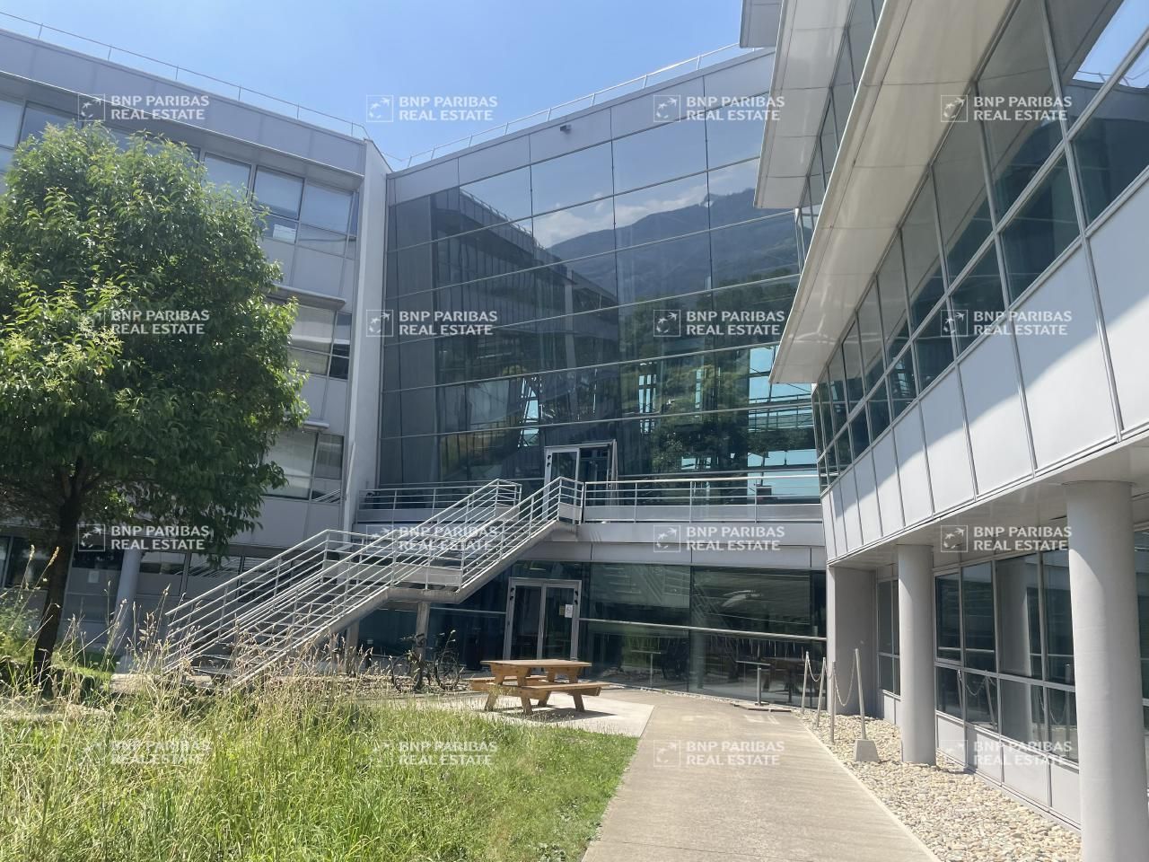 Location Bureaux 5635.3 m² divisibles 38330 Montbonnot-saint-martin