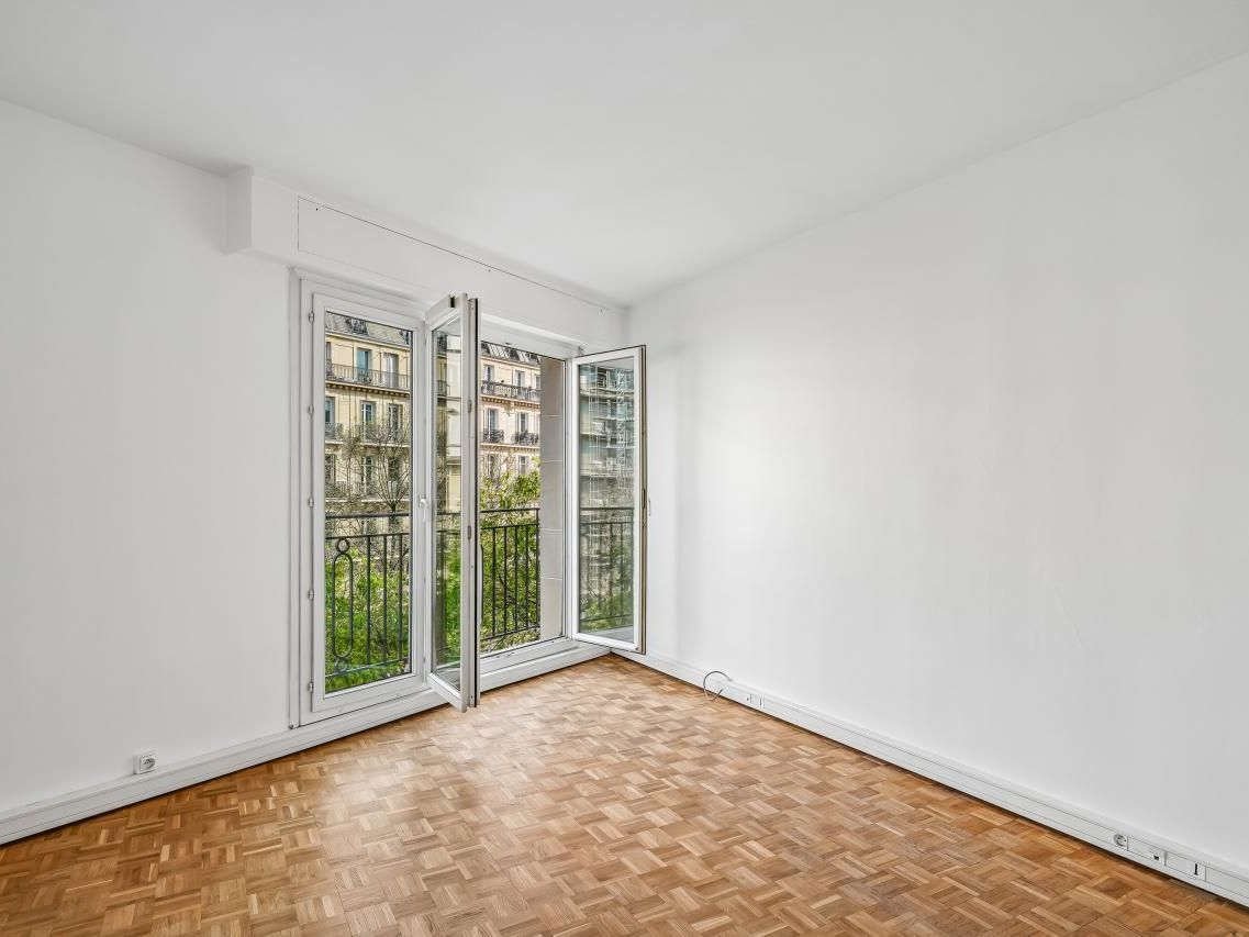 70 m² pour ce bureaux en location à Paris