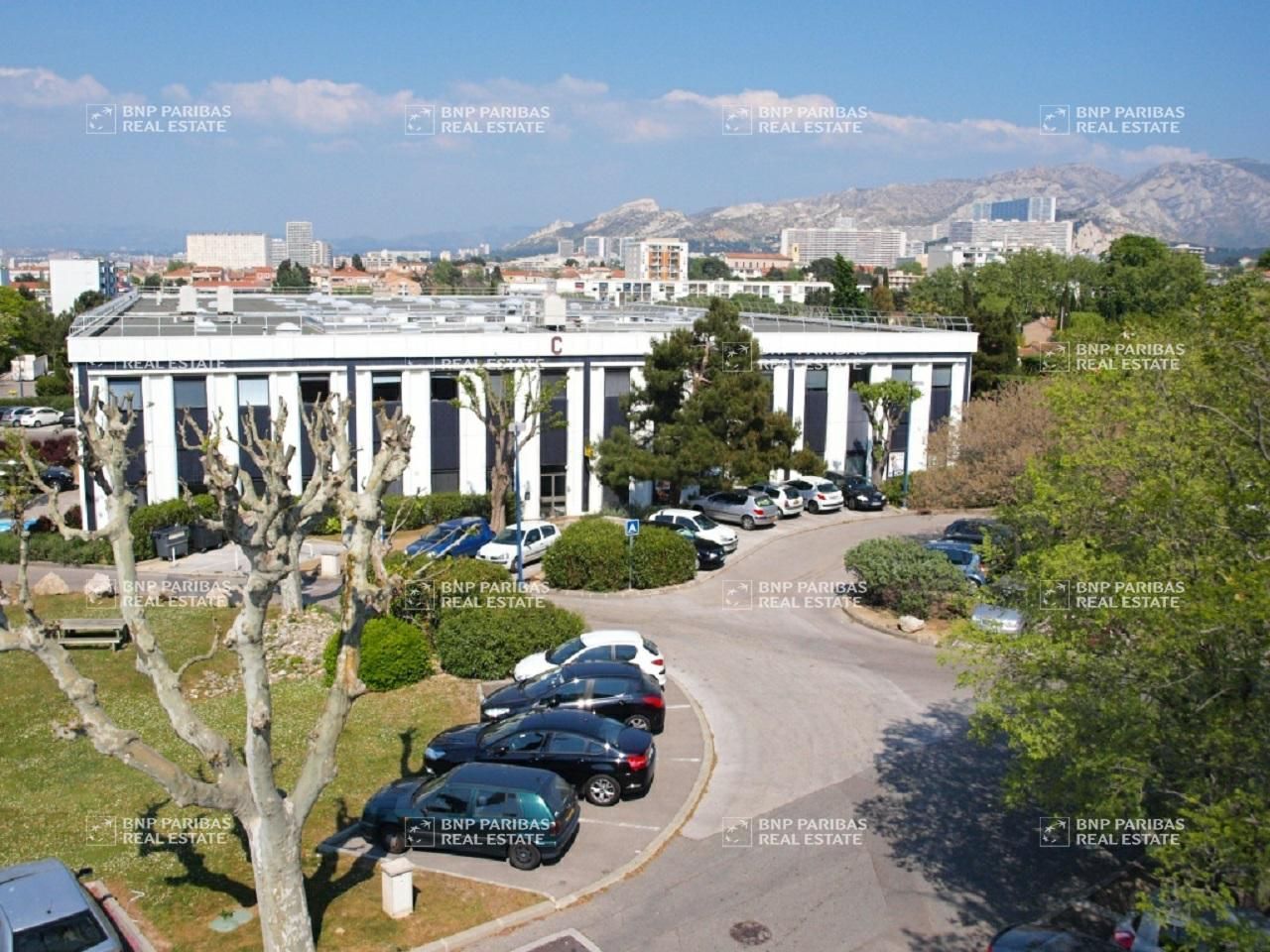 Location Activité 572 m² divisibles 13009 Marseille