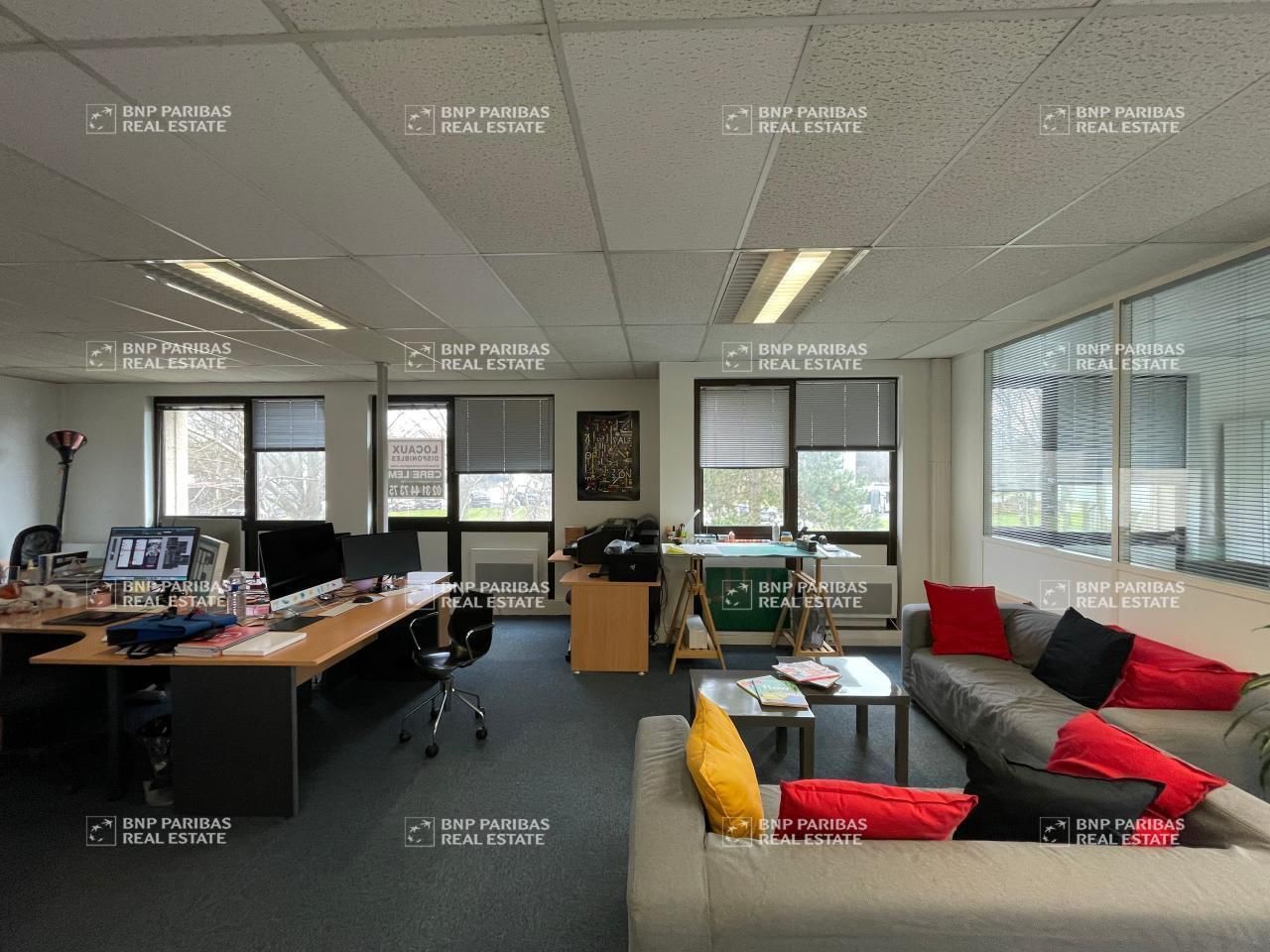 315 m² pour ce bureaux en location à Caen