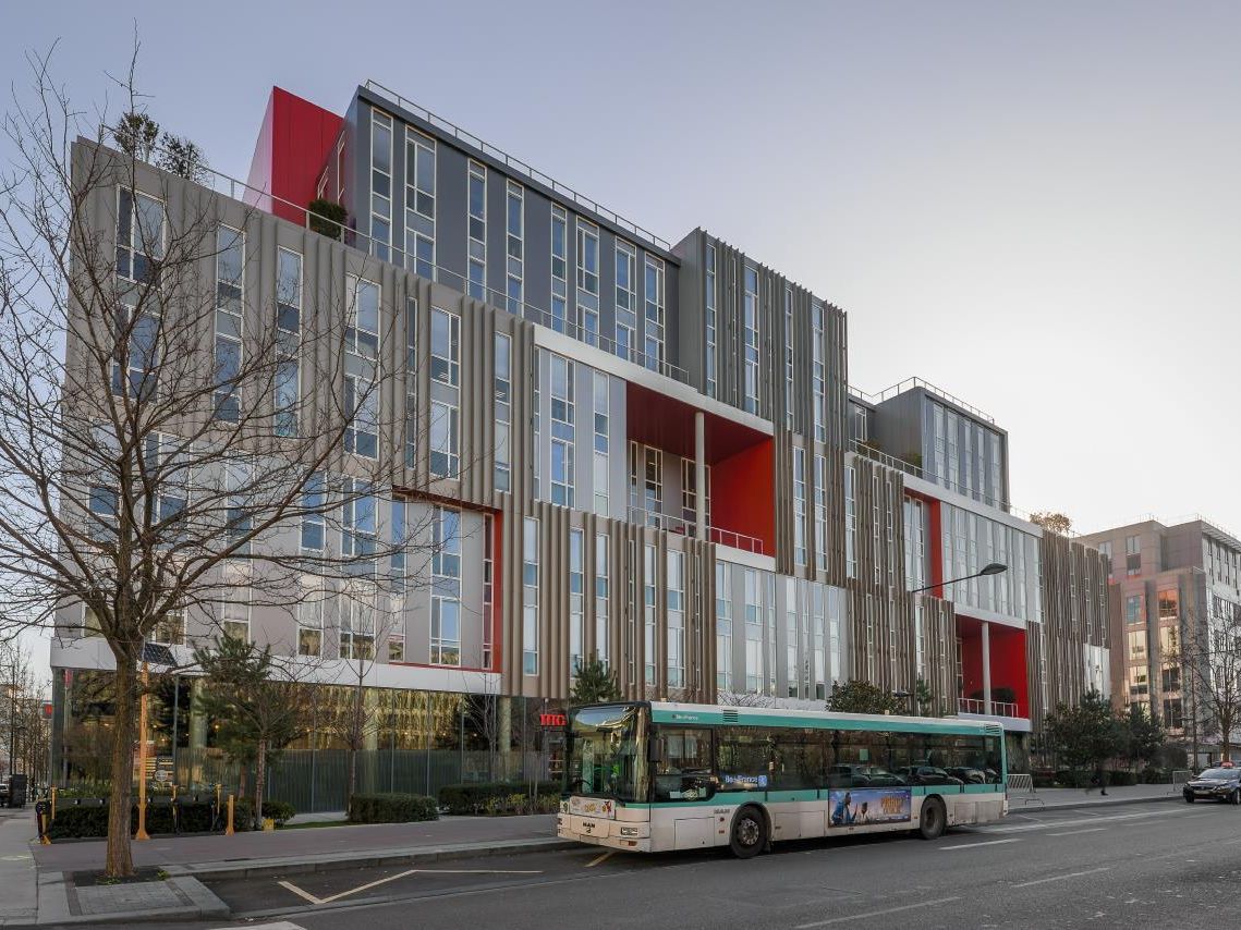 19792 m² pour ce bureaux en location à Saint-denis