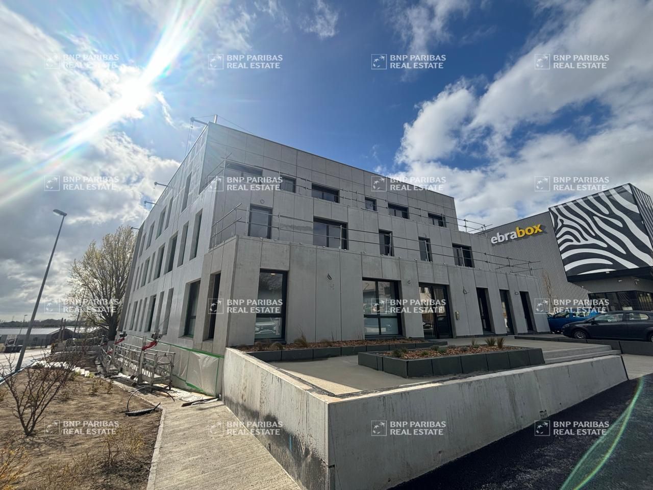Vente Bureaux 933 m² divisibles 69890 La tour-de-salvagny