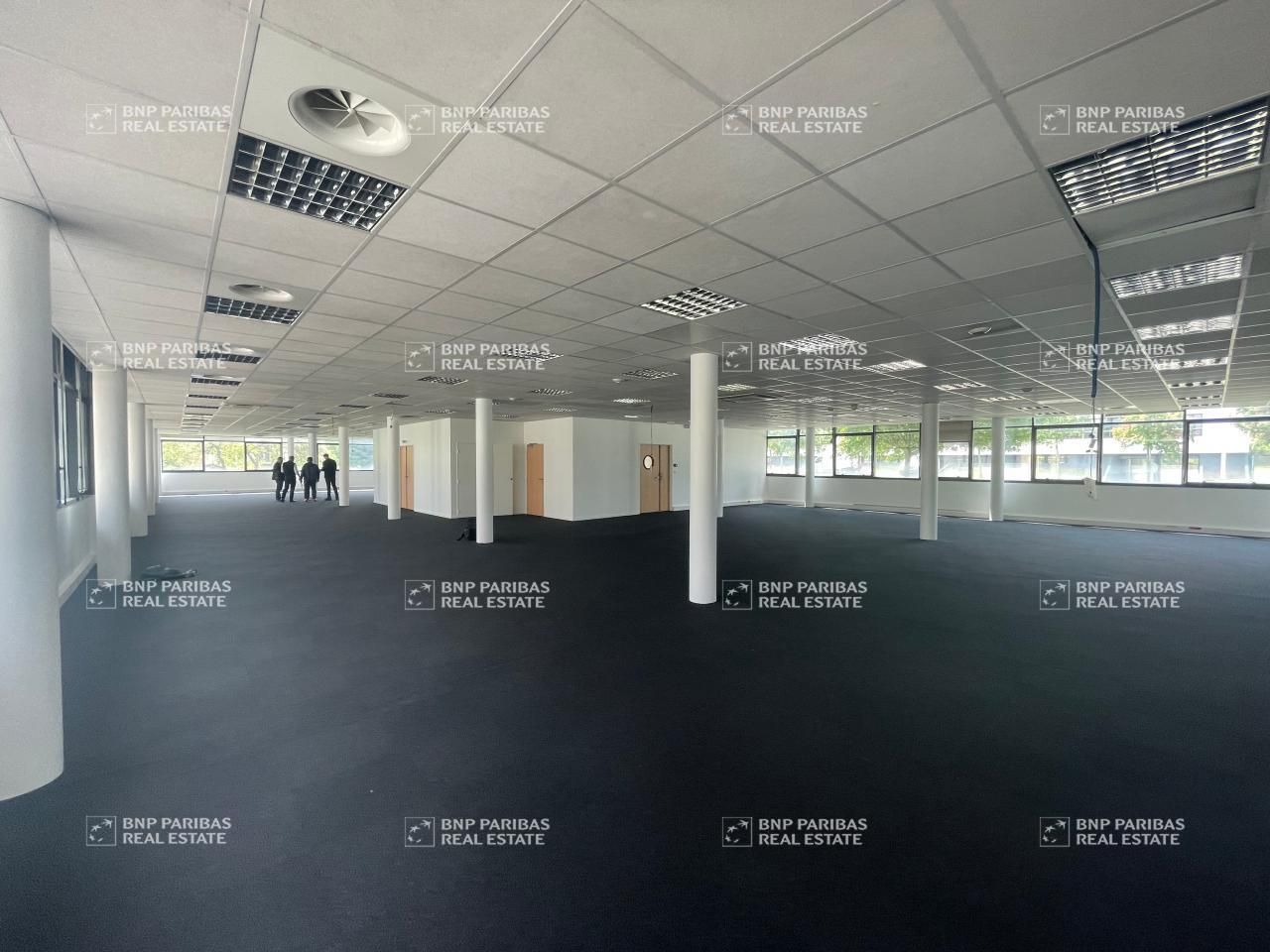 883 m² pour ce bureaux en location à Orléans