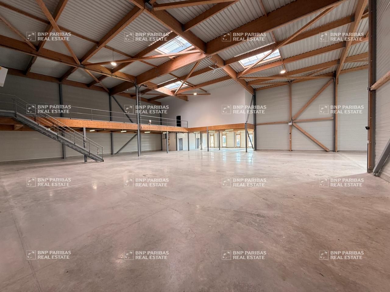 948 m² pour ce pme-pmi en vente à Courtry