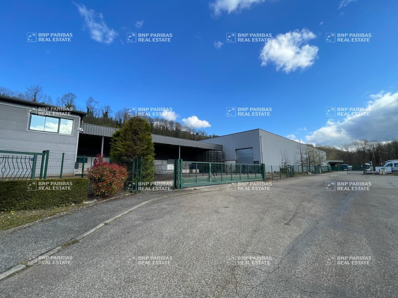 Location Activité 3680 m² non divisibles 38500 Voiron