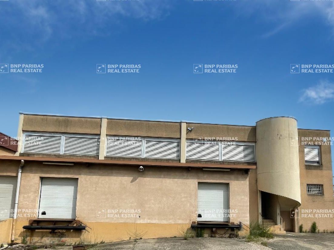 486 m² pour ce activité en location à Saint-genis-laval
