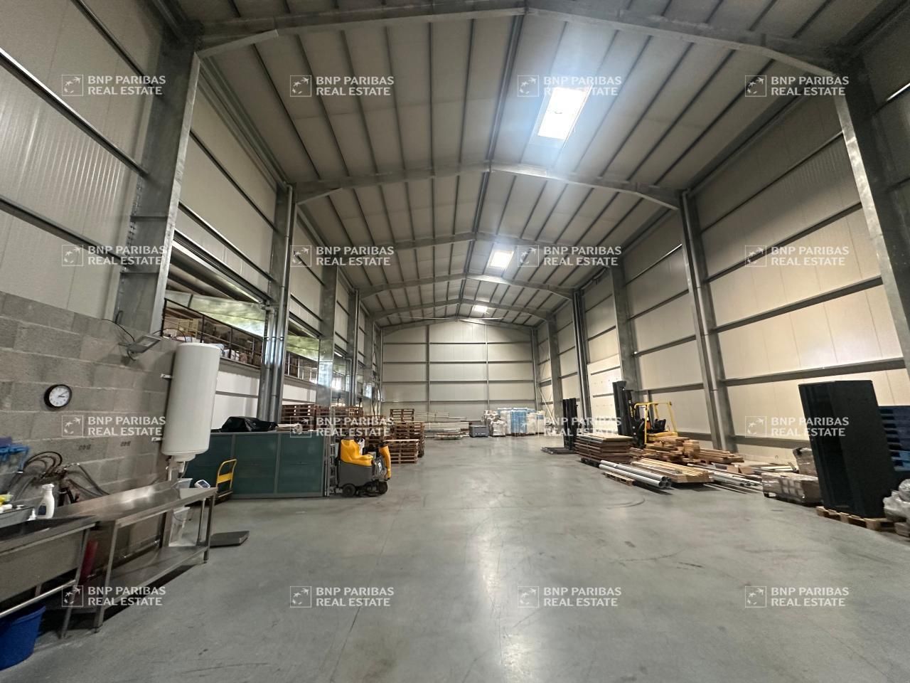 900 m² pour ce activité en vente à Sorigny