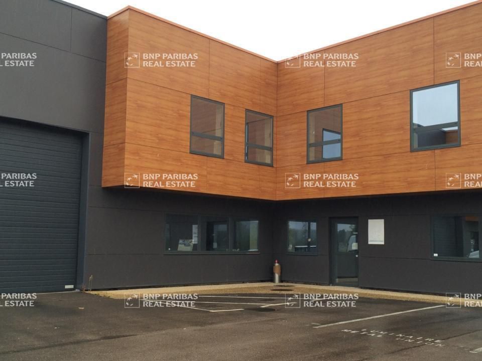 688 m² pour ce activité en location à Aubergenville