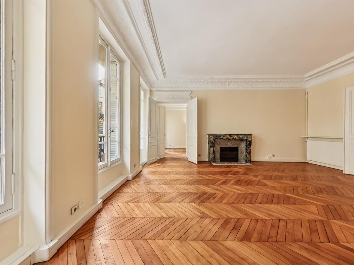 241 m² pour ce bureaux en location à Paris