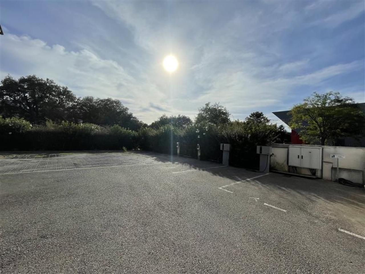 985 m² pour ce bureaux en vente à Mudaison