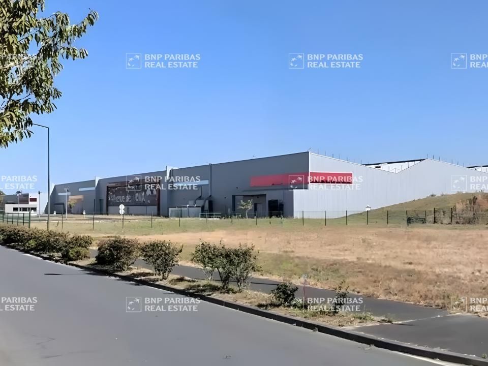 Location entrepôts classe b à Vieillevigne 44116