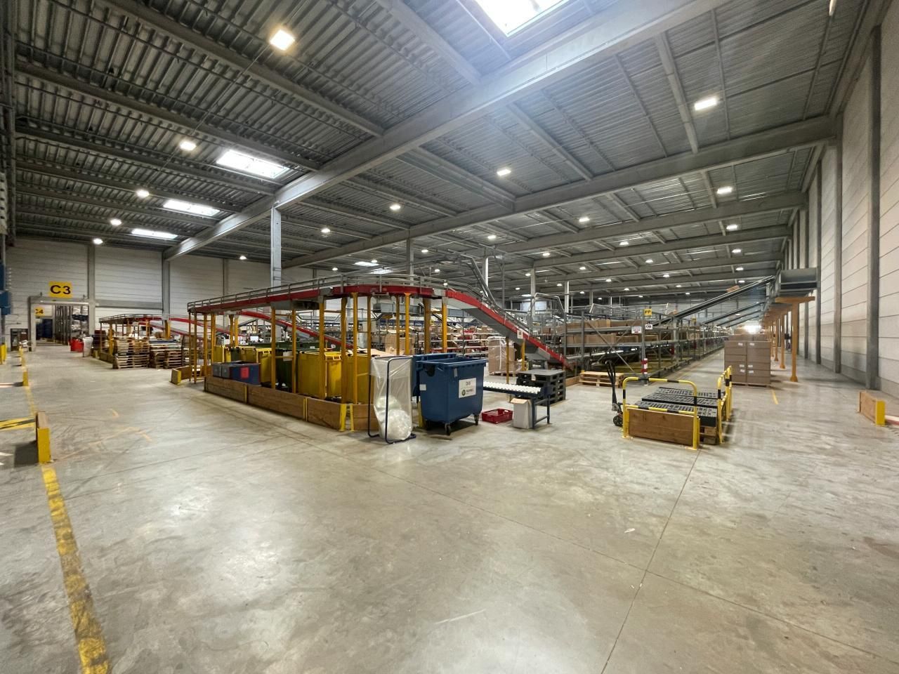 21741 m² pour cetentrepôts classe a en location à Dourges