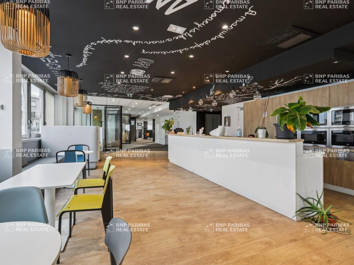 483 m² pour ce bureaux en location à Bourg-la-reine