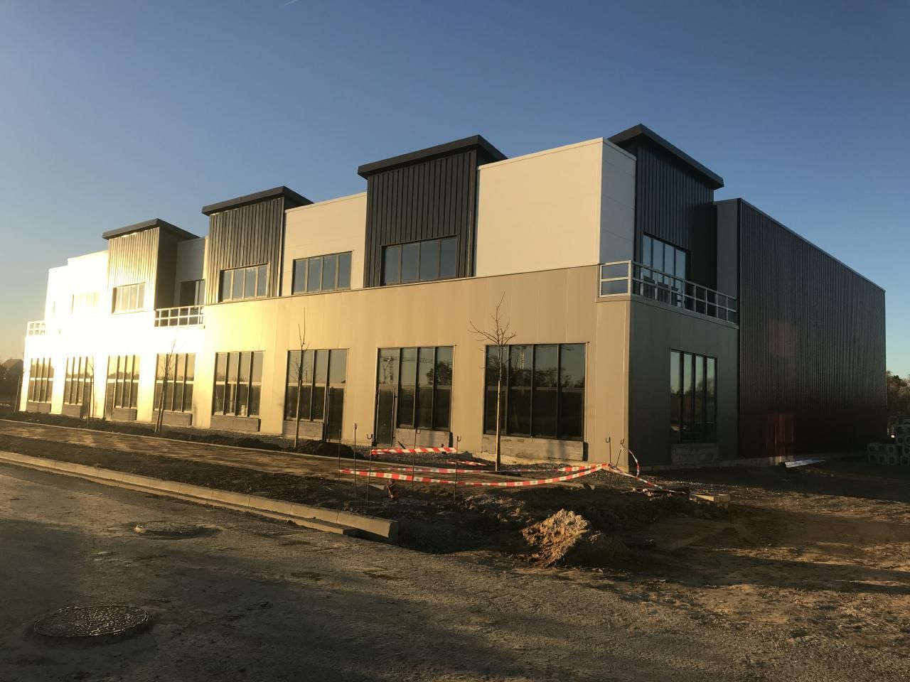 1271 m² pour ce pme-pmi en location à Saint-pierre-du-perray