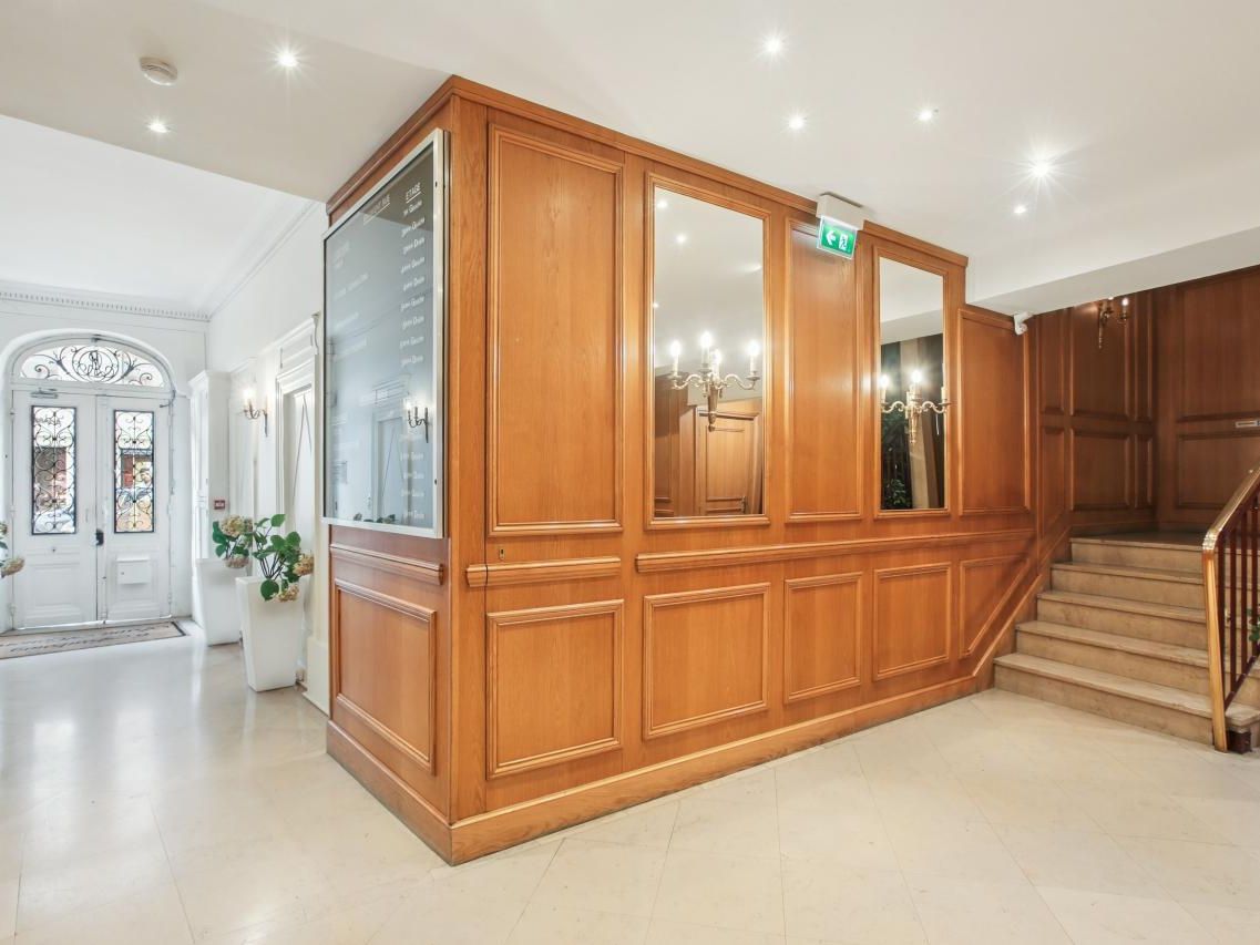 124 m² pour ce bureaux en location à Paris