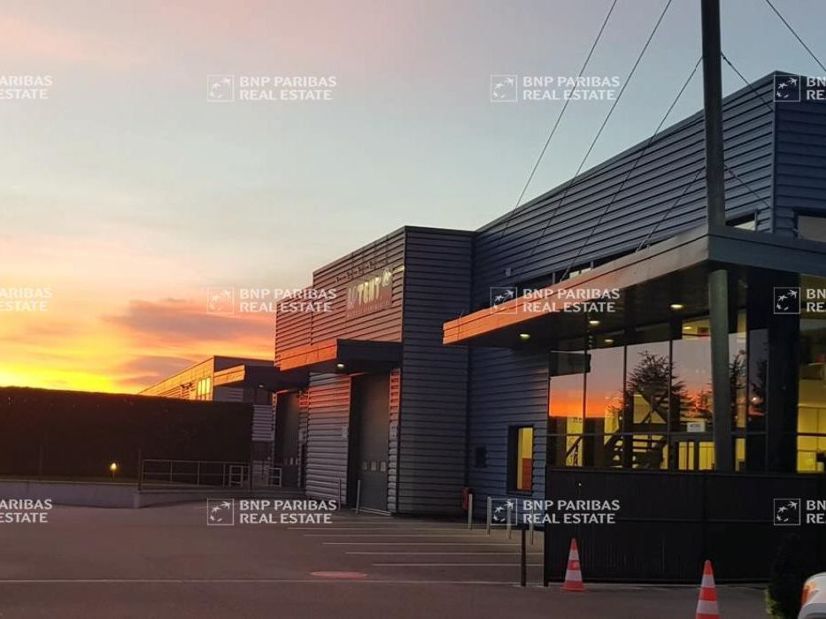 Location Activité 1310 m² non divisibles 38070 Saint-quentin-fallavier