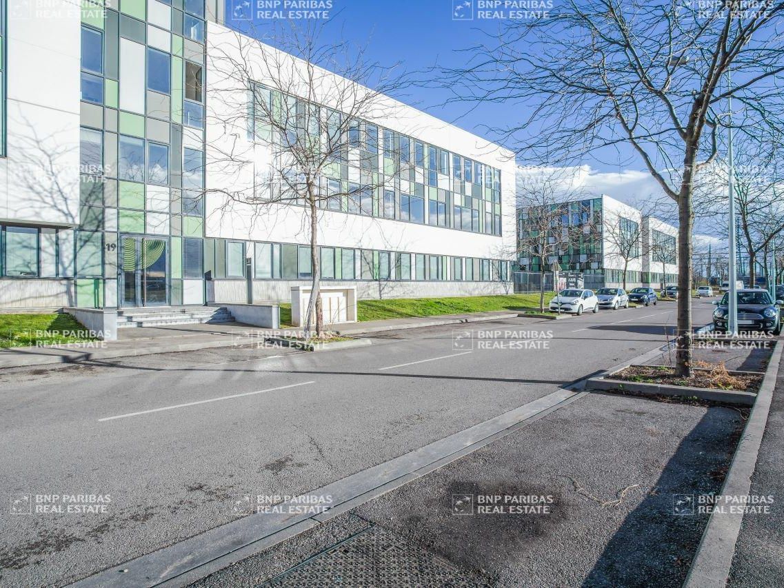 6737 m² pour ce bureaux en location à Lyon