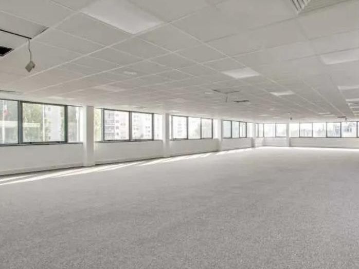 Location Bureaux 769 m² divisibles 91380 Chilly-mazarin