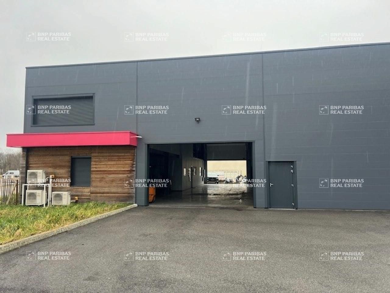 Vente Activité 549.05 m² non divisibles 38110 Saint-clair-de-la-tour