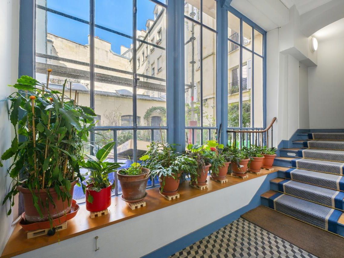 92.26 m² pour ce bureaux en location à Paris