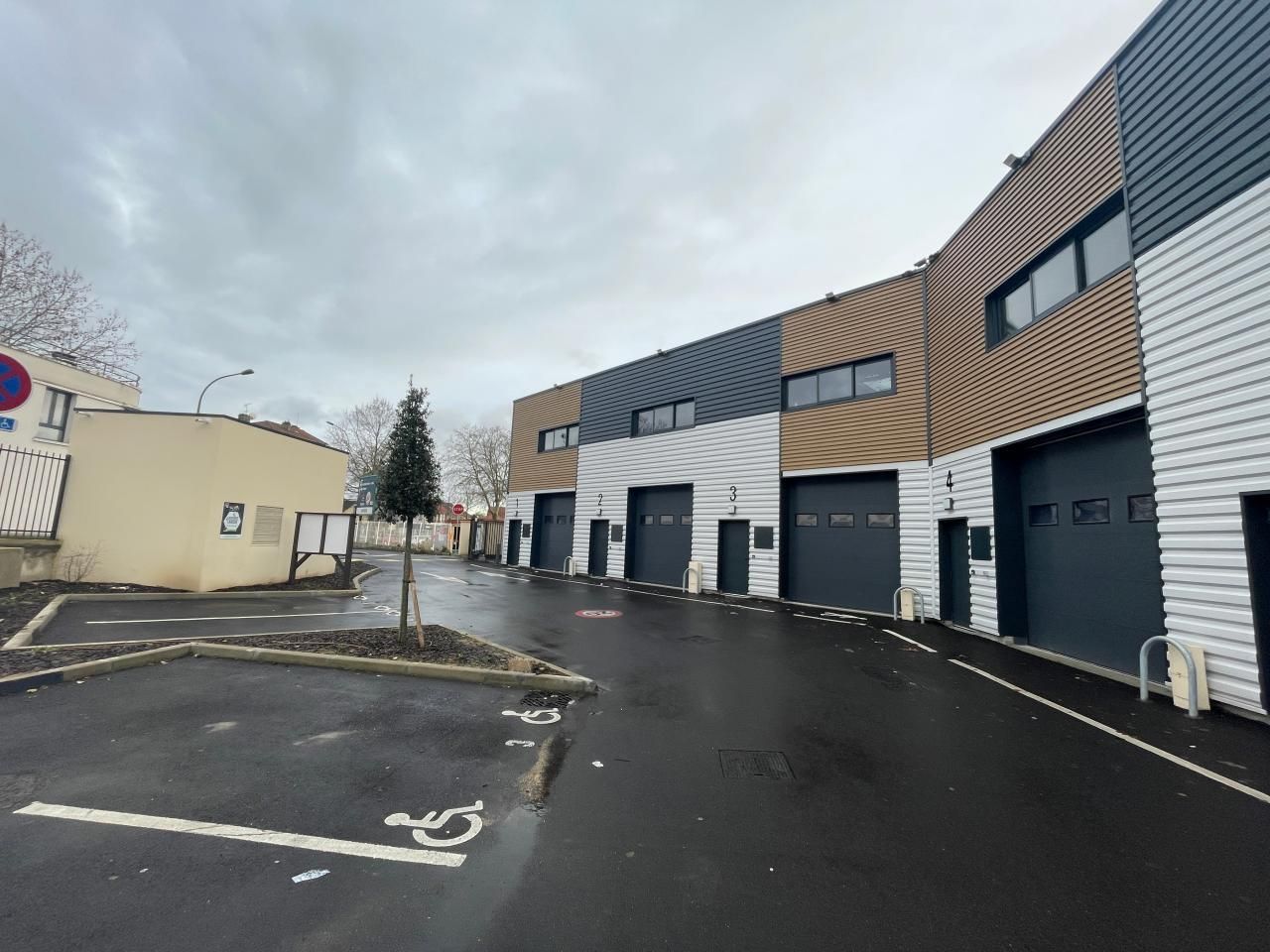 Location PME-PMI 1250.8 m² divisibles 93800 Épinay-sur-seine