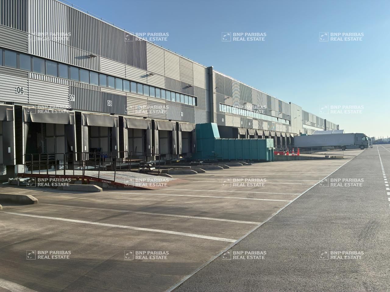 Location Entrepôts classe A 26644 m² non divisibles 93600 Aulnay-sous-bois