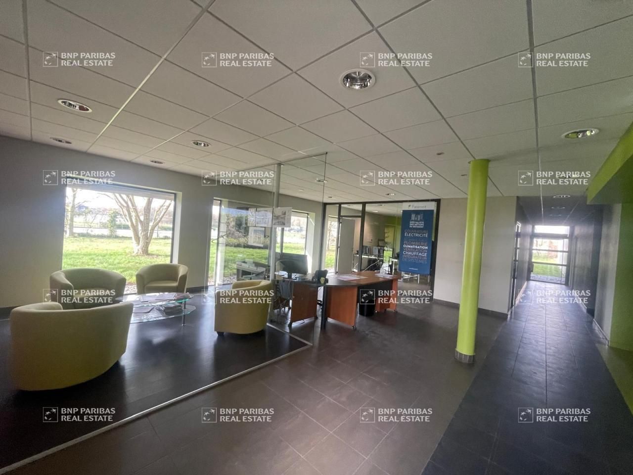 1375 m² pour ce activité en location à Douvrin