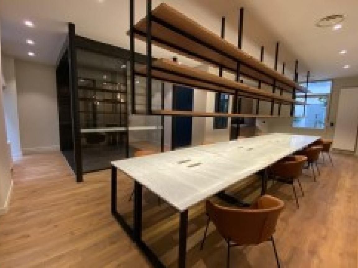 105 m² pour ce bureaux en location à Paris