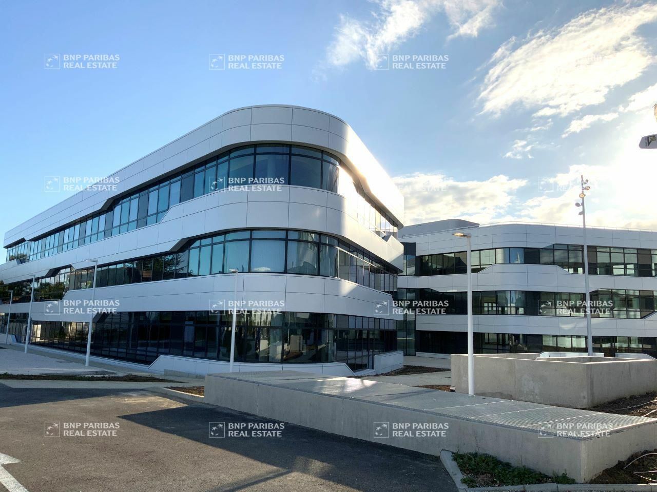 2973 m² pour ce bureaux en location à Champagne-au-mont-d'or