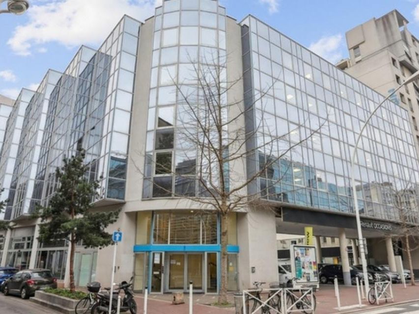 144.36 m² pour ce bureaux en location à Montrouge