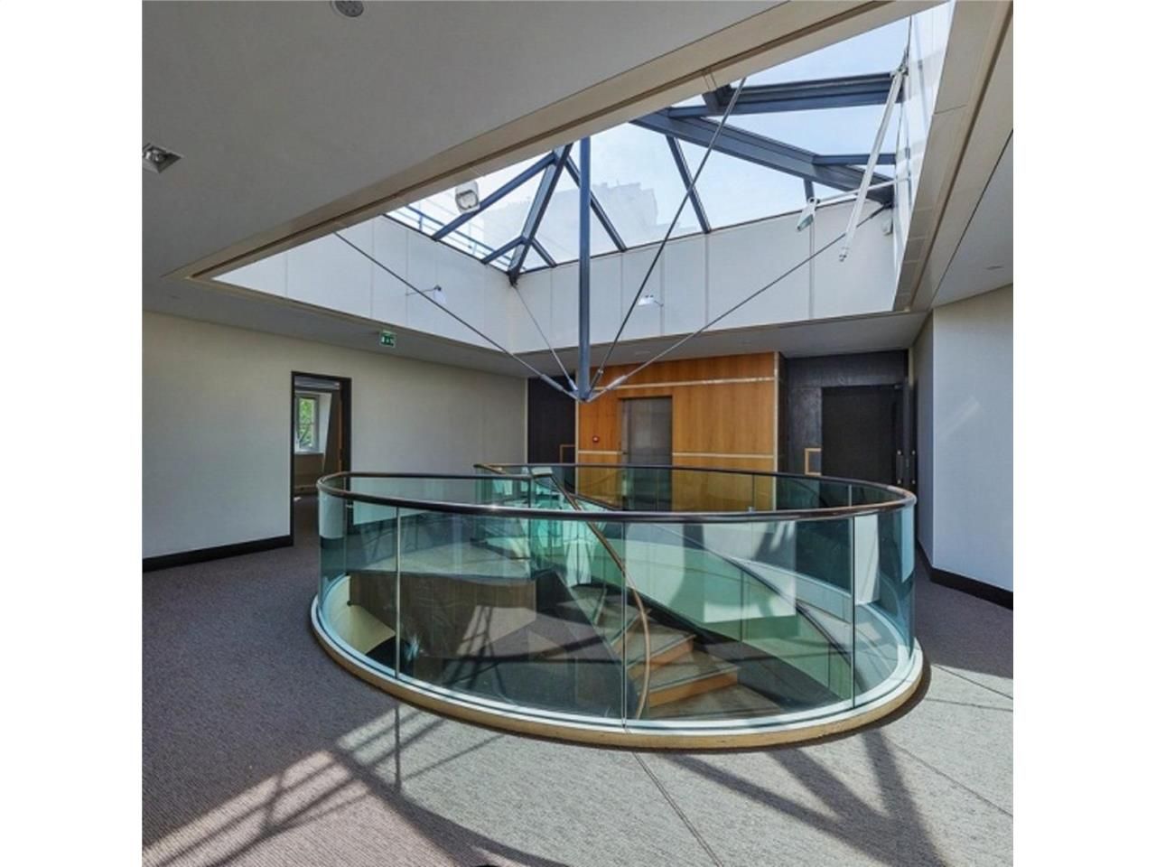 2976 m² pour ce bureaux en location à Paris