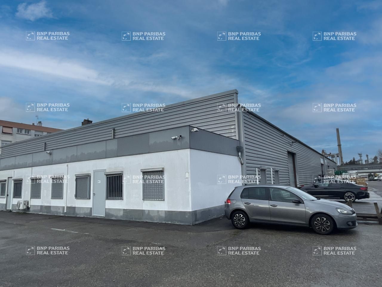 1225 m² pour ce activité en location à Feyzin