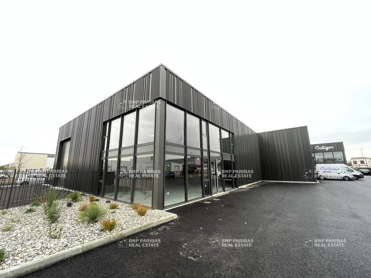 Location Activité 1433 m² divisibles 31700 Beauzelle