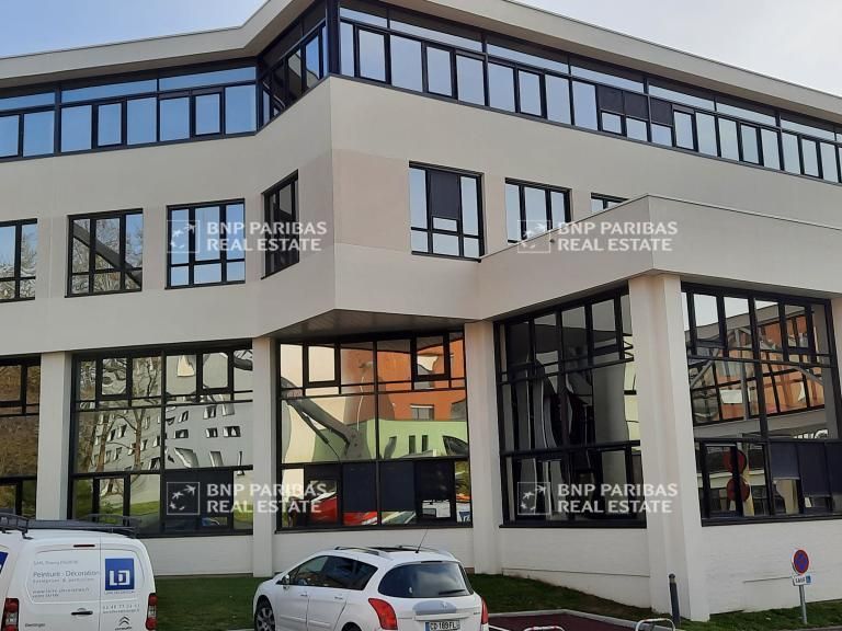 1035 m² pour ce bureaux en location à Nantes