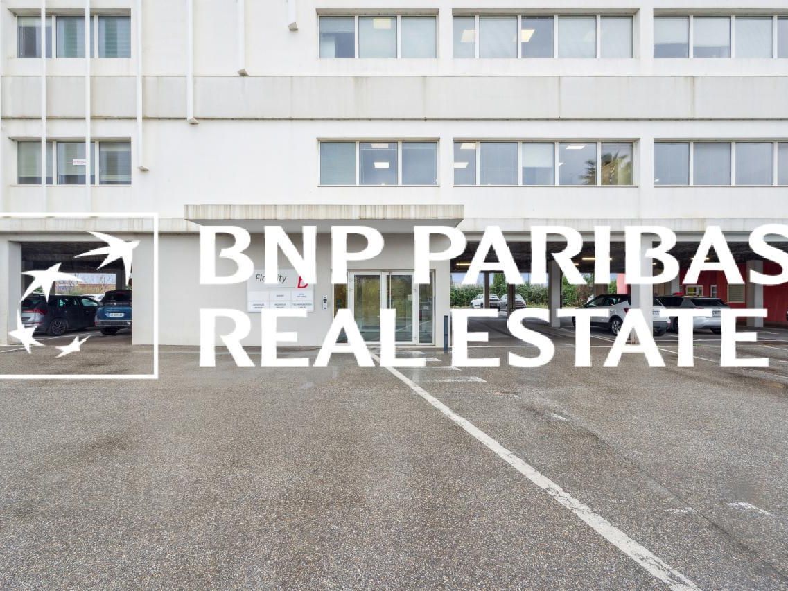 571 m² pour ce bureaux en location à Marignane