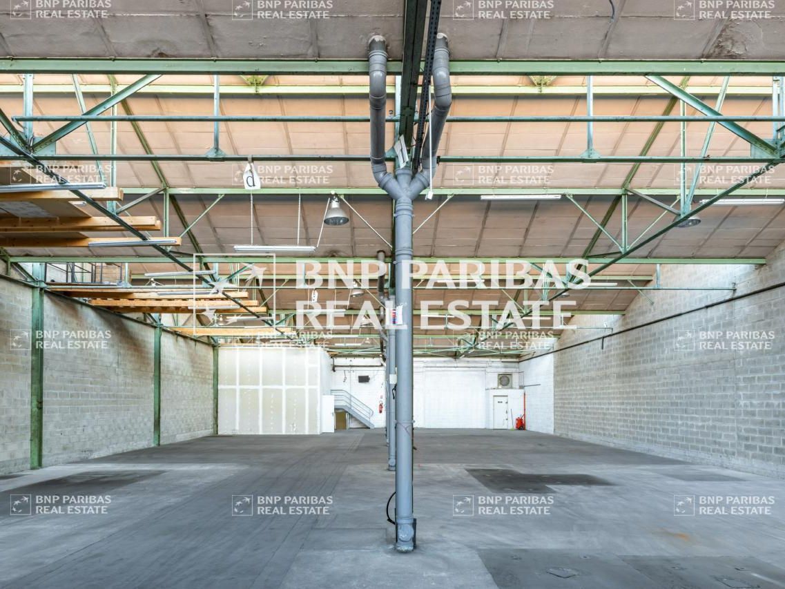 1635 m² pour ce activité en location à Pantin