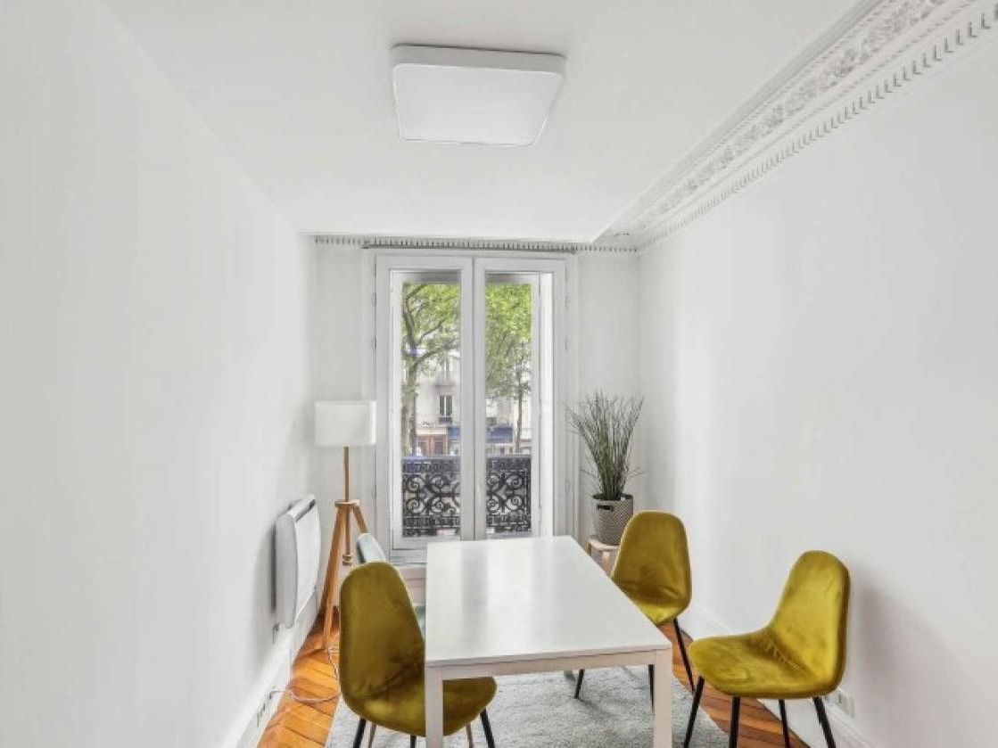 241.5 m² pour ce bureaux en location à Paris