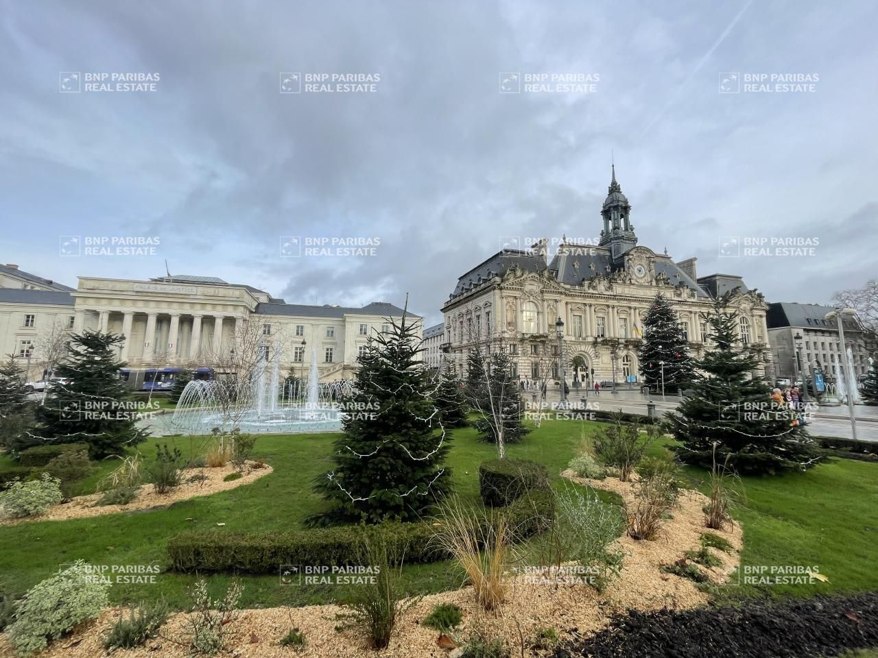 Location Bureaux 90 m² non divisibles 37000 Tours