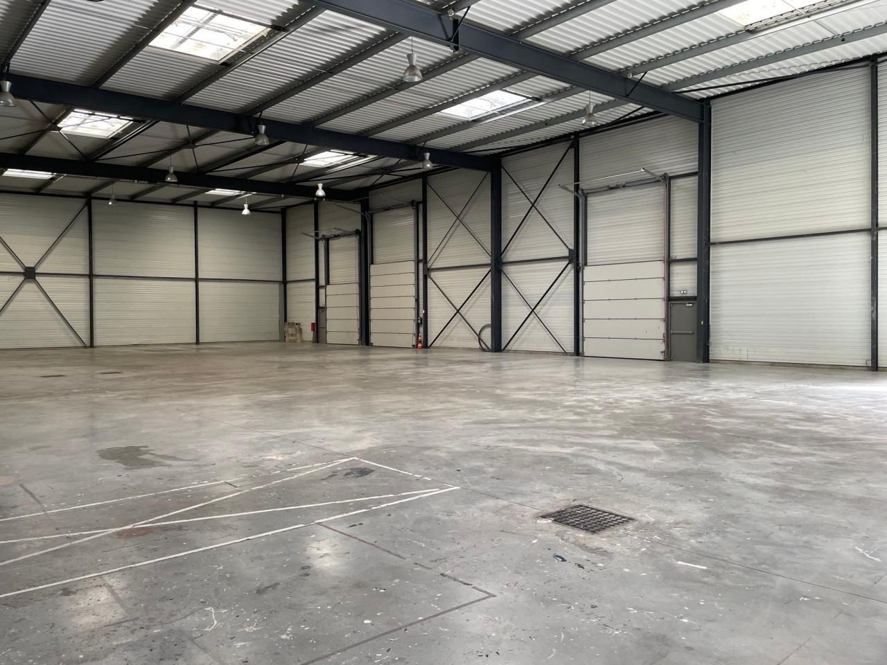 2117 m² pour ce activité en location à Saint-denis