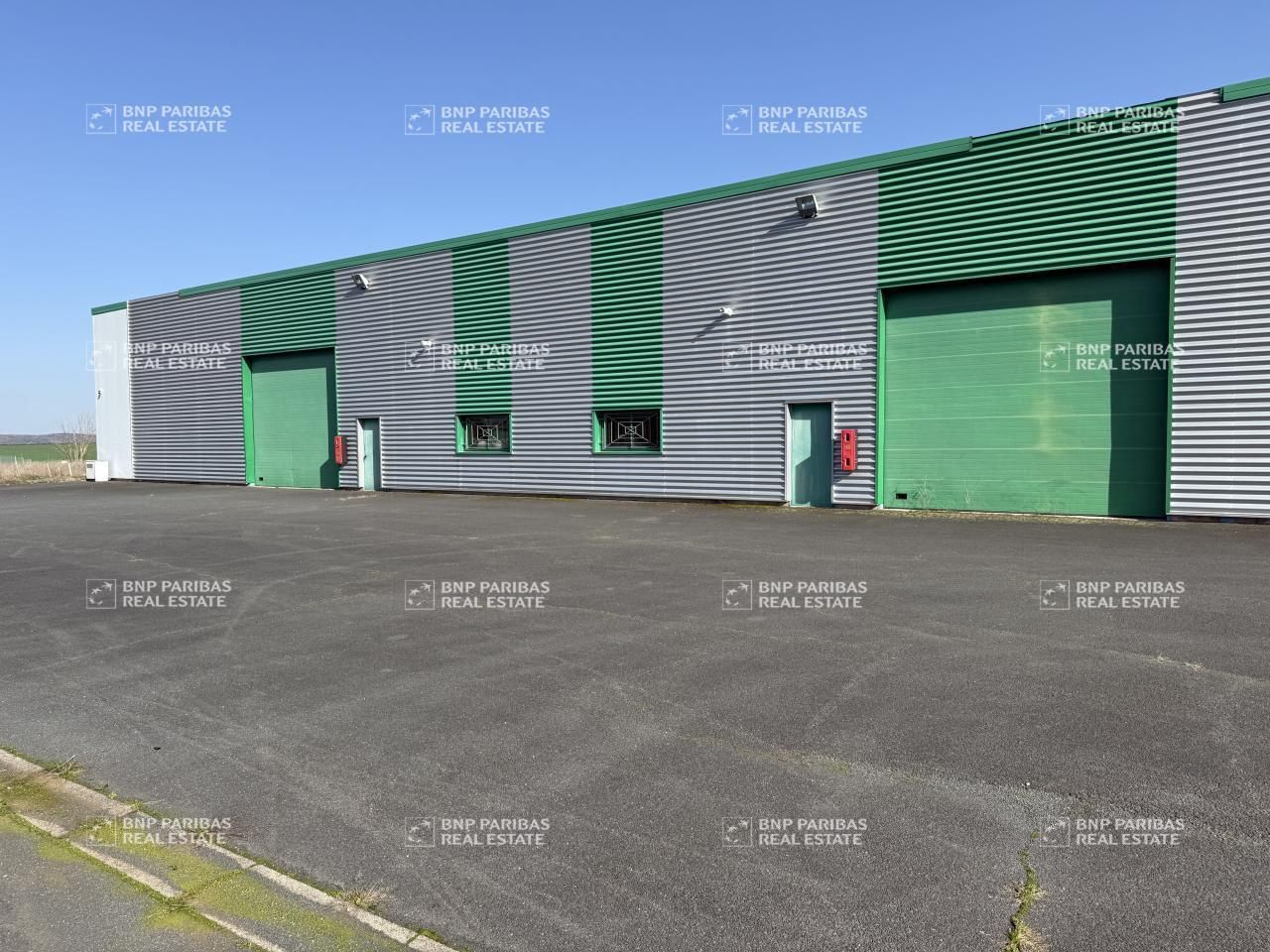 2119 m² pour ce activité en location à Morville les vic