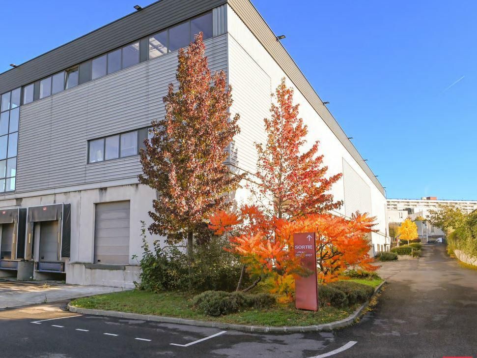 3627 m² pour ce activité en location à Saint-denis