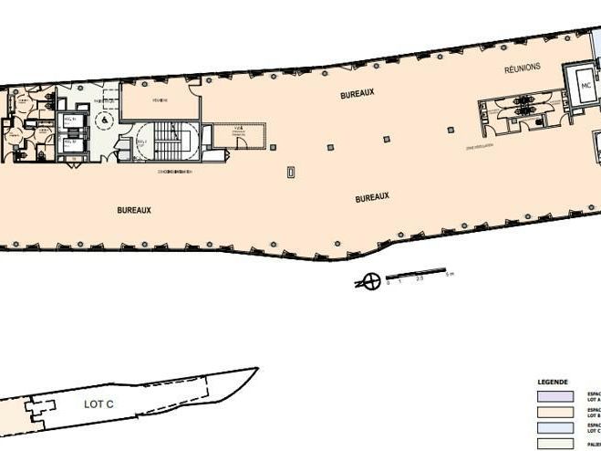 9061 m² pour ce bureaux en location à Paris