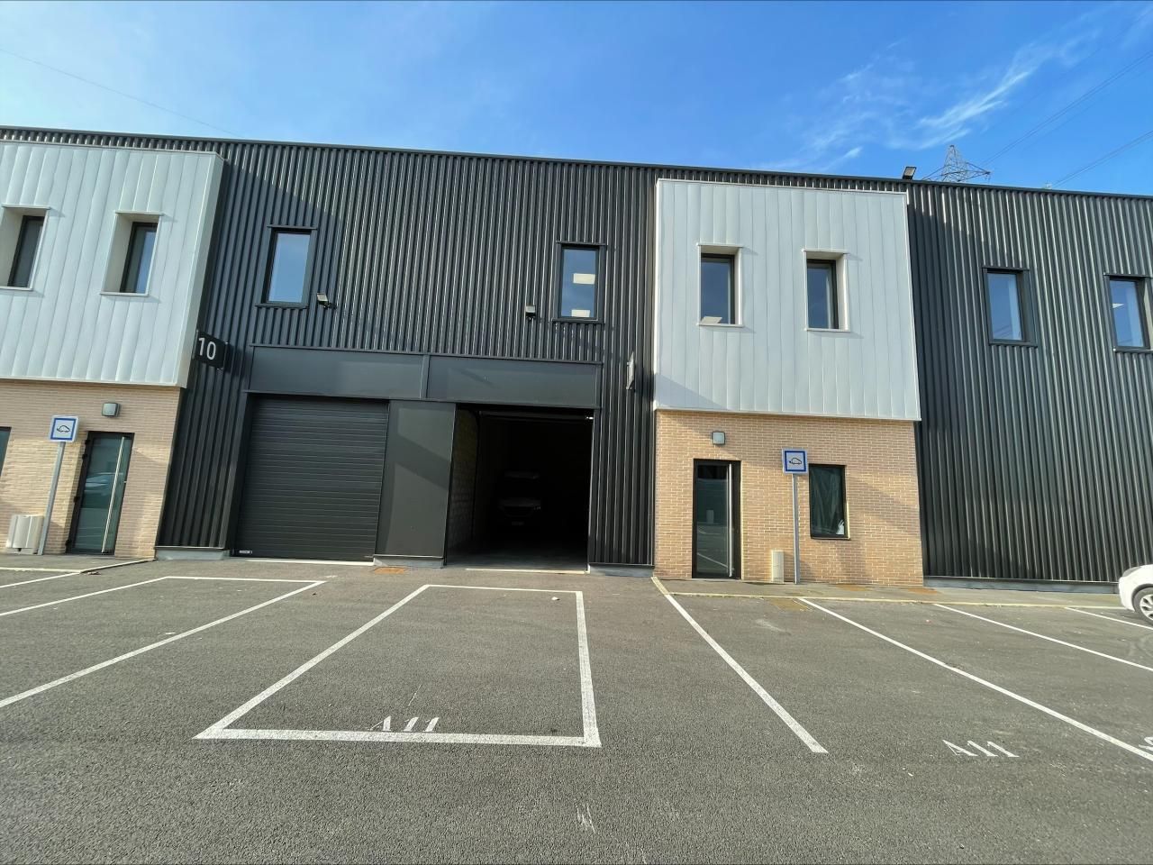 Location PME-PMI 207.5 m² non divisibles 95340 Persan