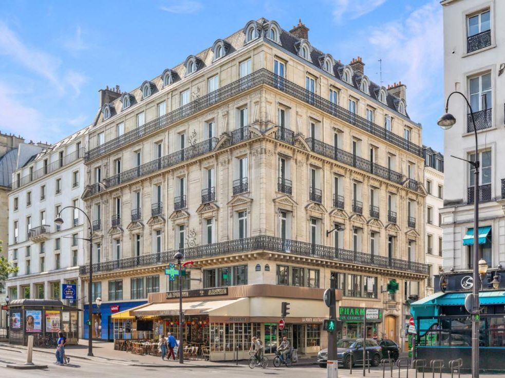 2362 m² pour ce bureaux en location à Paris