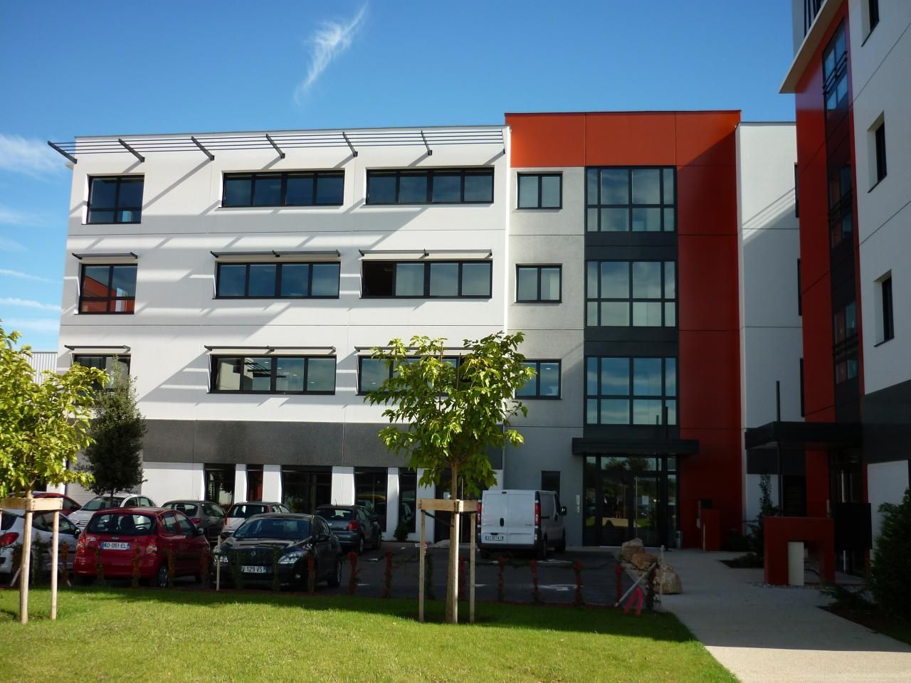 310 m² pour ce bureaux en location à Saint-priest