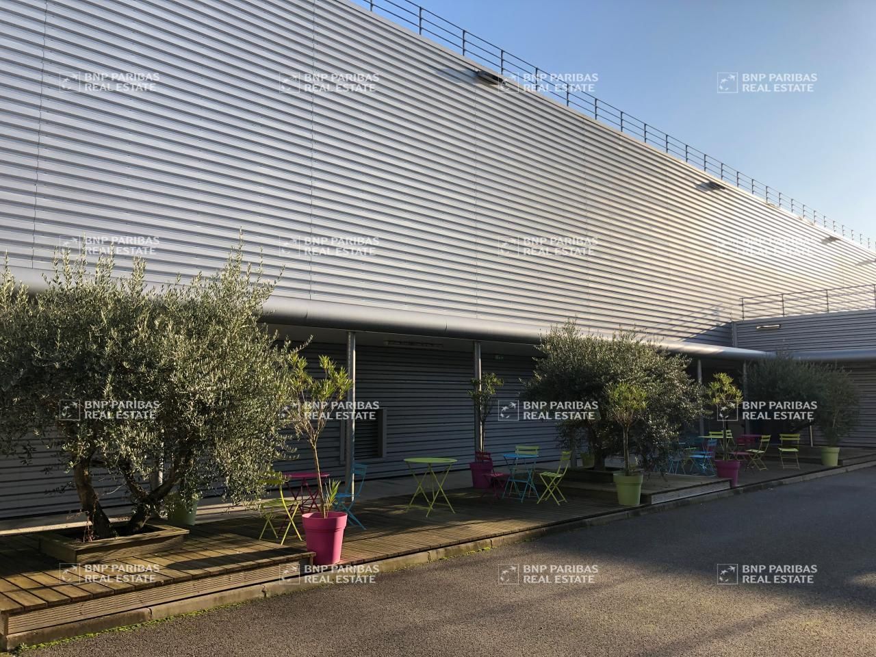 10583 m² pour cetentrepôts classe a en location à Baziège