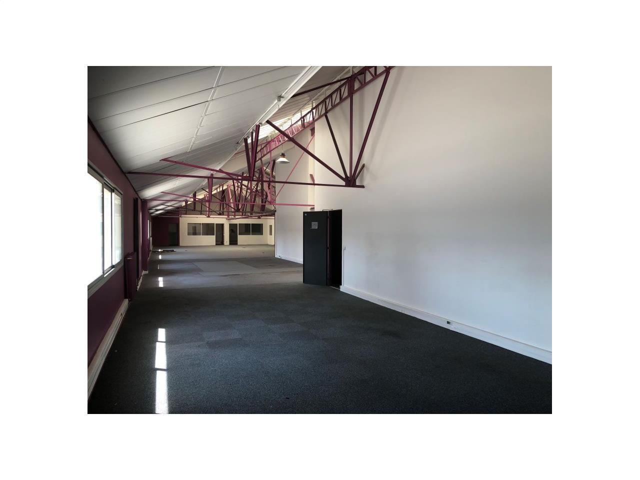 650 m² pour ce bureaux en location à Aubervilliers