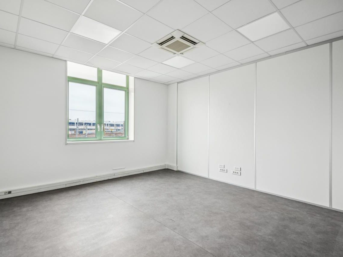 Location Bureaux 697 m² divisibles 93500 Pantin