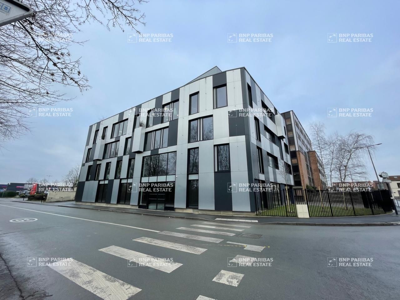 1819.23 m² pour ce bureaux en location à La madeleine